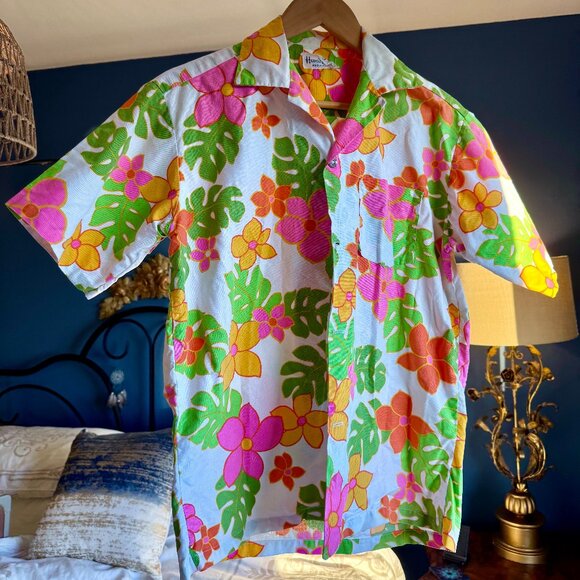 1960s Vintage Hawaiian Button Up Shirt - Picture 1 of 7
